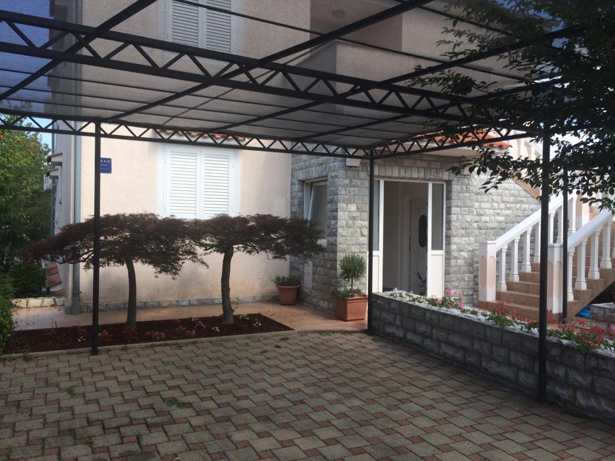 Apartments Malinska - Apartment 4 Екстер'єр фото