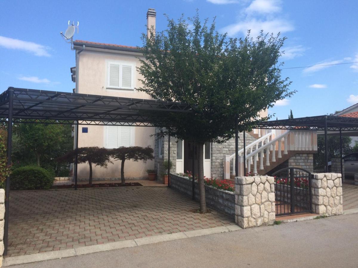 Apartments Malinska - Apartment 4 Екстер'єр фото