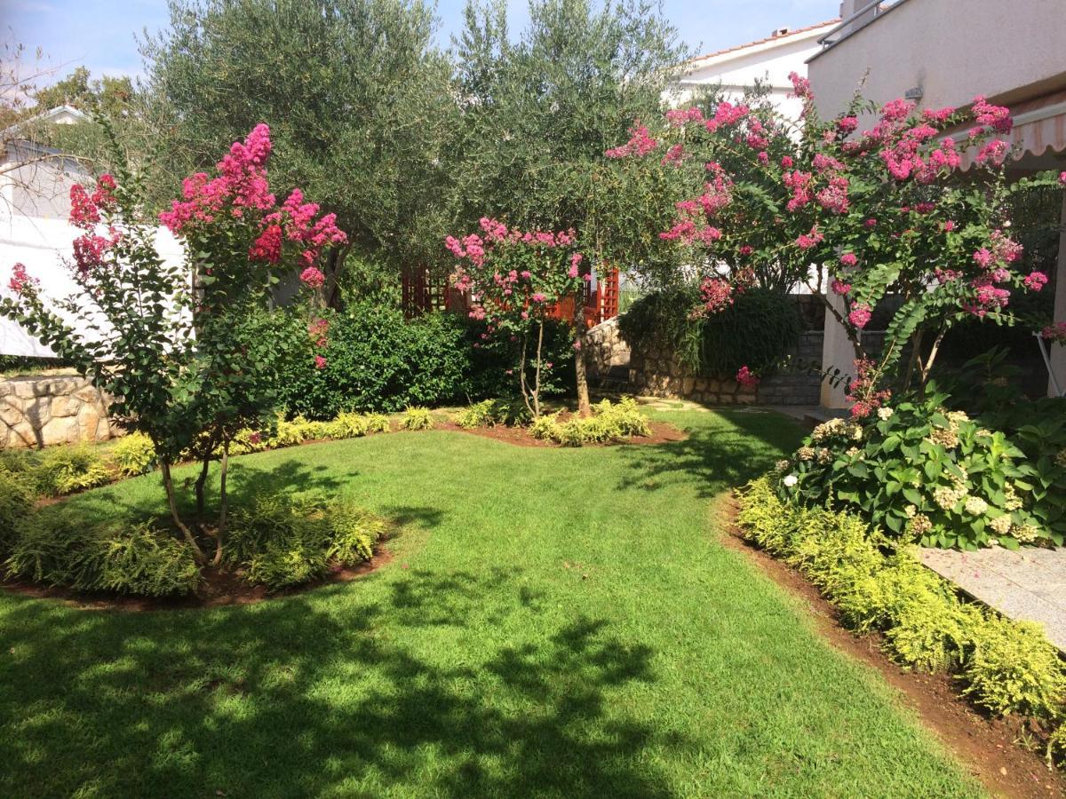 Apartments Malinska - Apartment 4 Екстер'єр фото